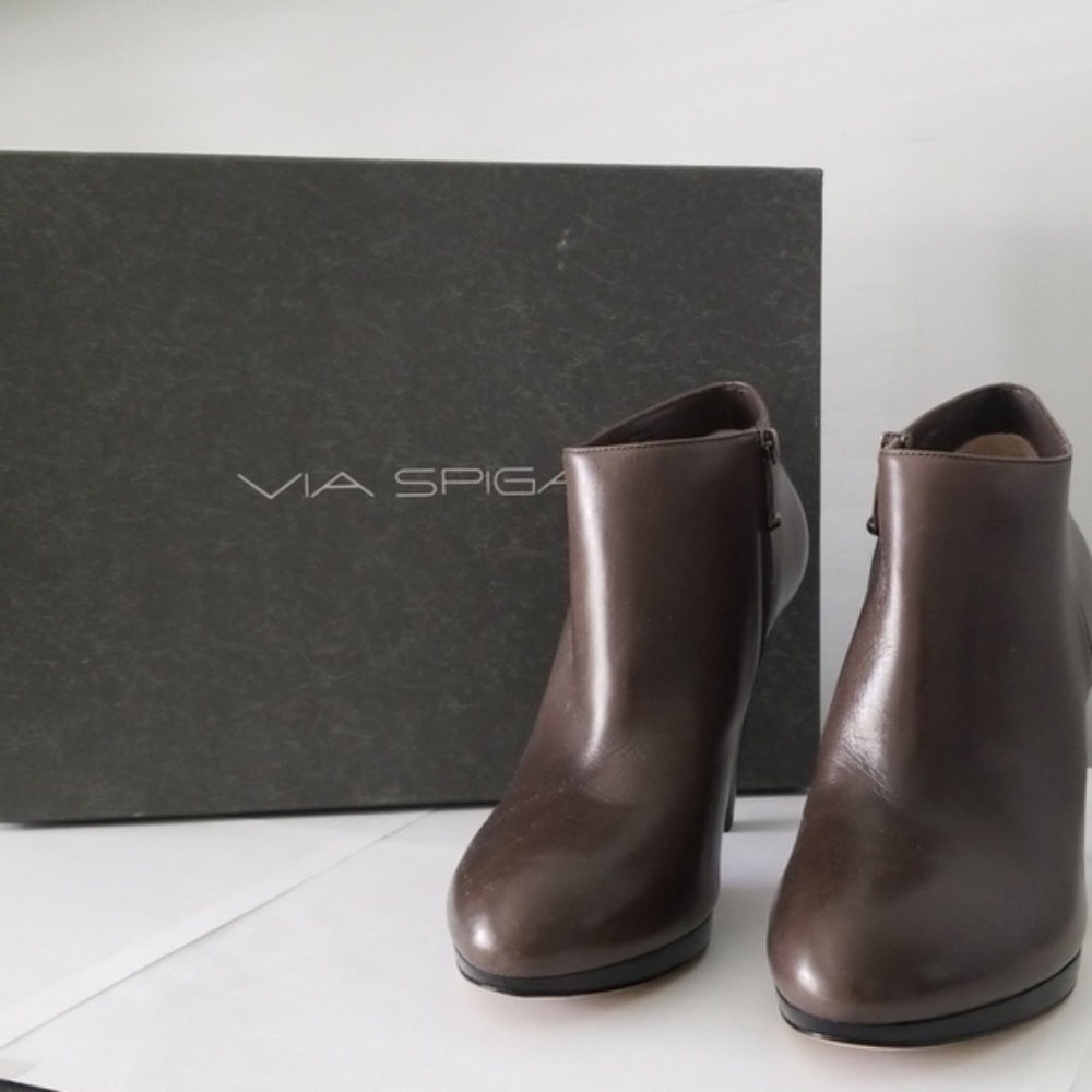 Firm Price***Via Spiga Booties